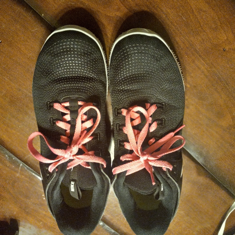 Nike Volleyball Size 10.5
